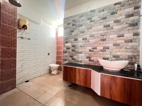King Suite Bathroom
